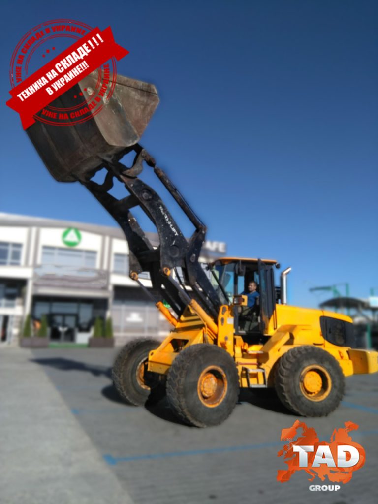 1533952431 frontalnij navantazhuvach jcb