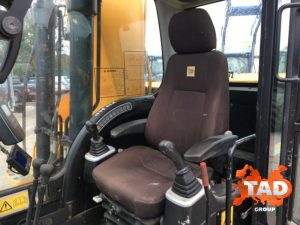 1628543835 gusenichnyj ekskavator jcb
