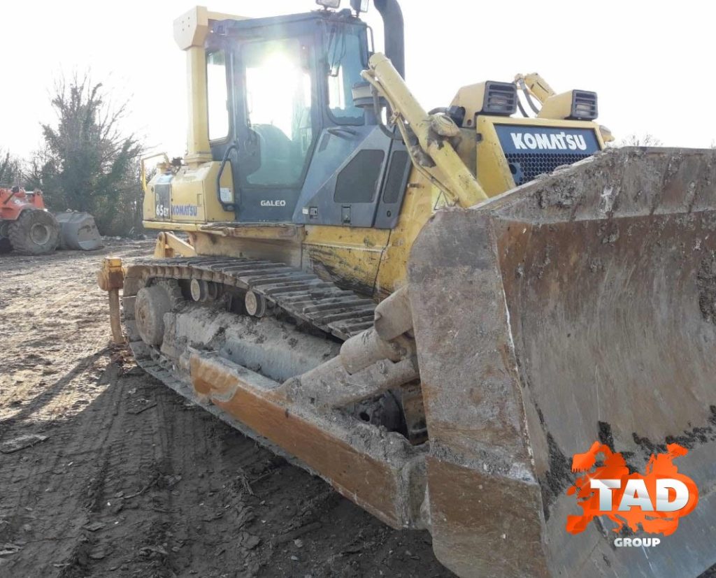 1687868838 buldozer komatsu d65