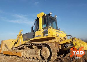 1687868944 buldozer komatsu d65