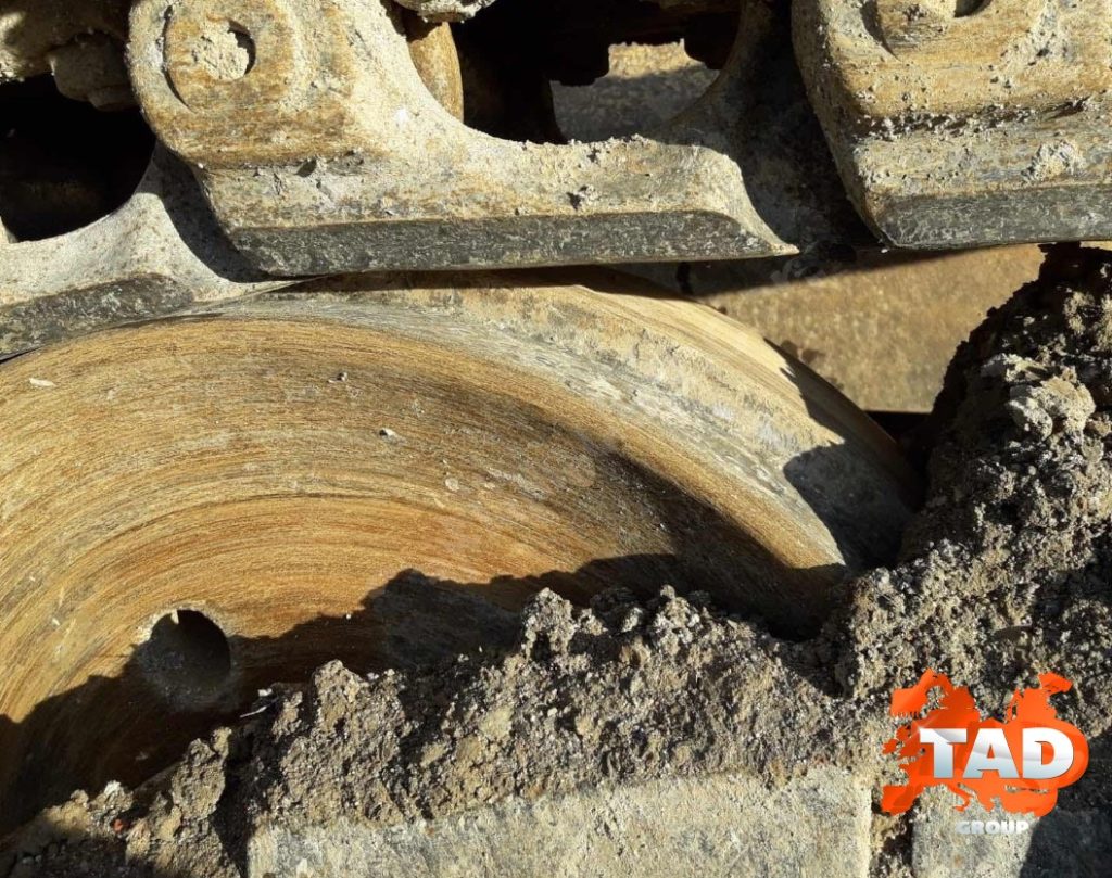 1687869063 buldozer komatsu d65