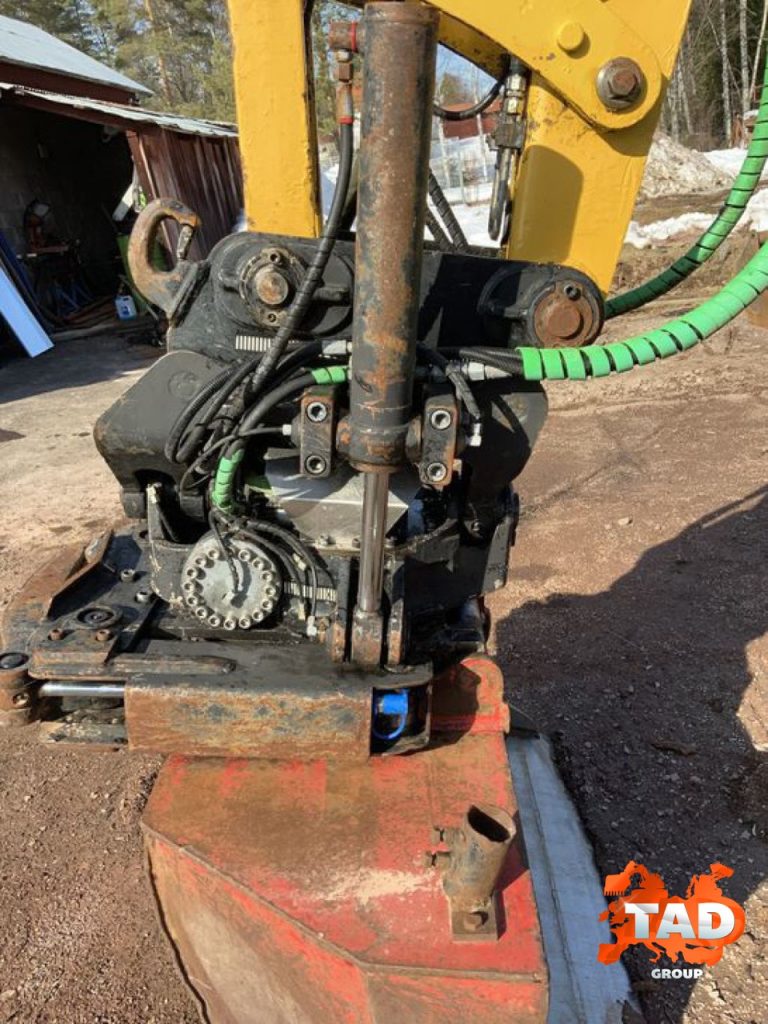 1798866352 miniekskavator komatsu pc95r 2