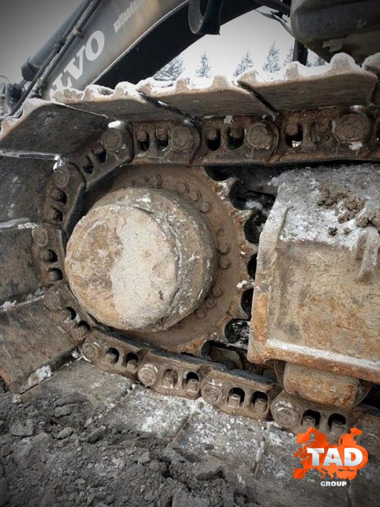 1921476205 gusenichnyj ekskavator volvo