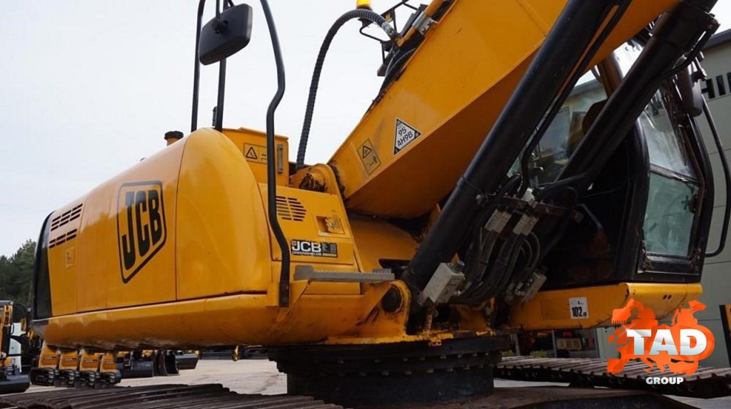 1954324864 gusenichnyj ekskavator jcb