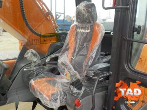 1978336233 gusenichnyj ekskavator doosan