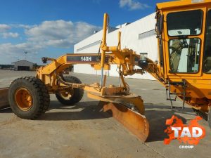 1984756617 grejder cat 140h