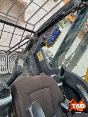 1984956895 gusenichnyj ekskavator jcb