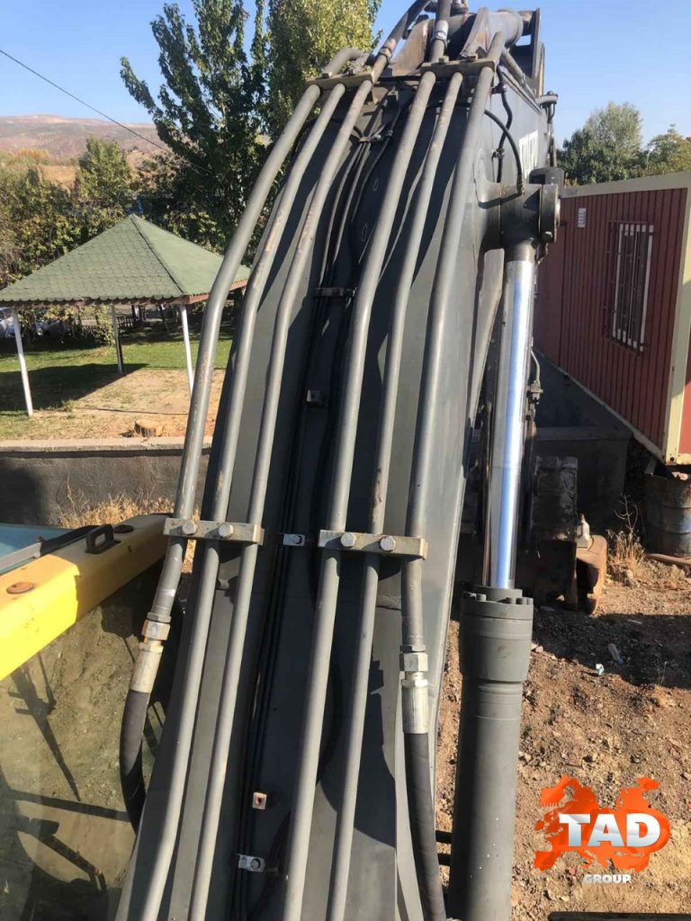 2061770933 gusenichnyj ekskavator volvo