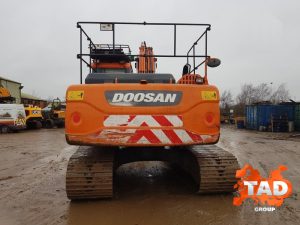 2079321491 gusenichnyj ekskavator doosan