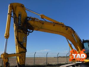 2080604184 gusenichnyj ekskavator jcb