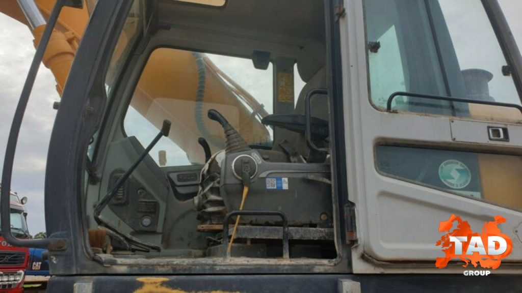 2095580235 gusenichnyj ekskavator hyundai