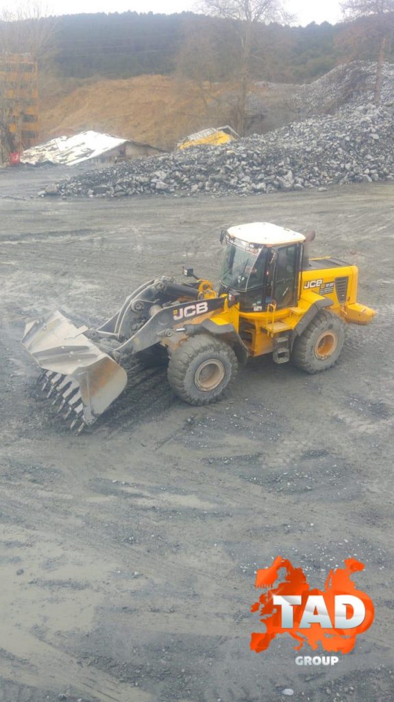 2130221699 frontalnyj pogruzchik jcb