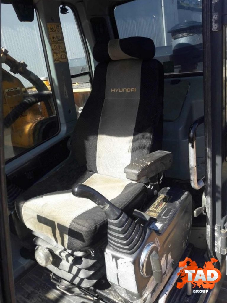 2138155101 gusenichnyj ekskavator hyundai