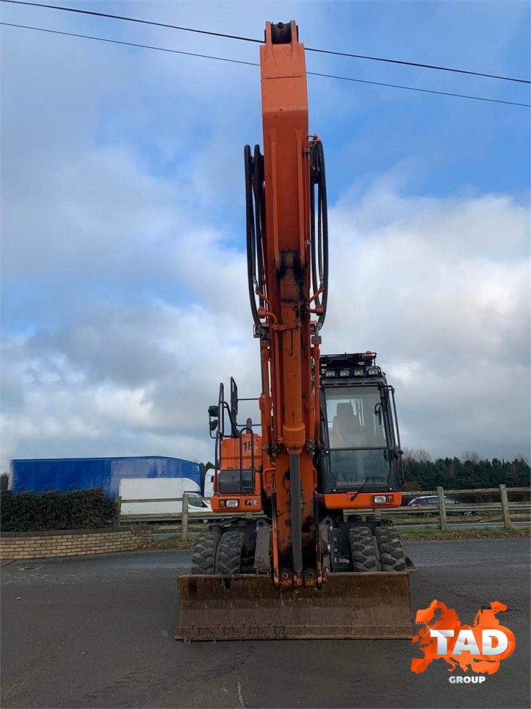 2150443271 kolesnyj ekskavator doosan