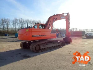 2167837839 gusenichnyj ekskavator doosan