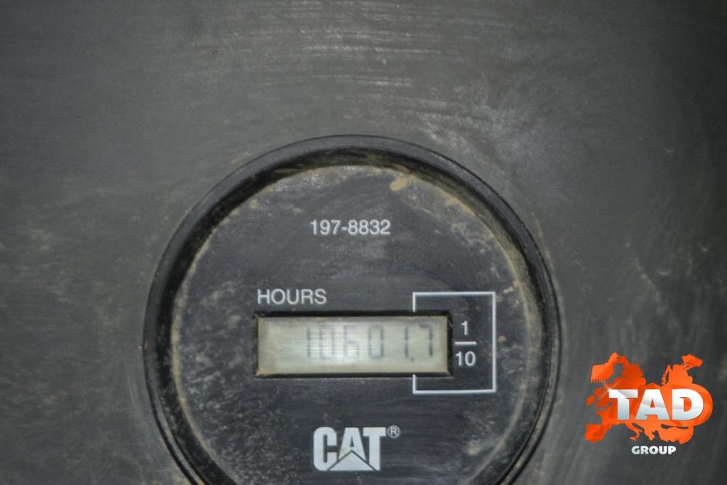 2181845555 kolesnyj ekskavator cat
