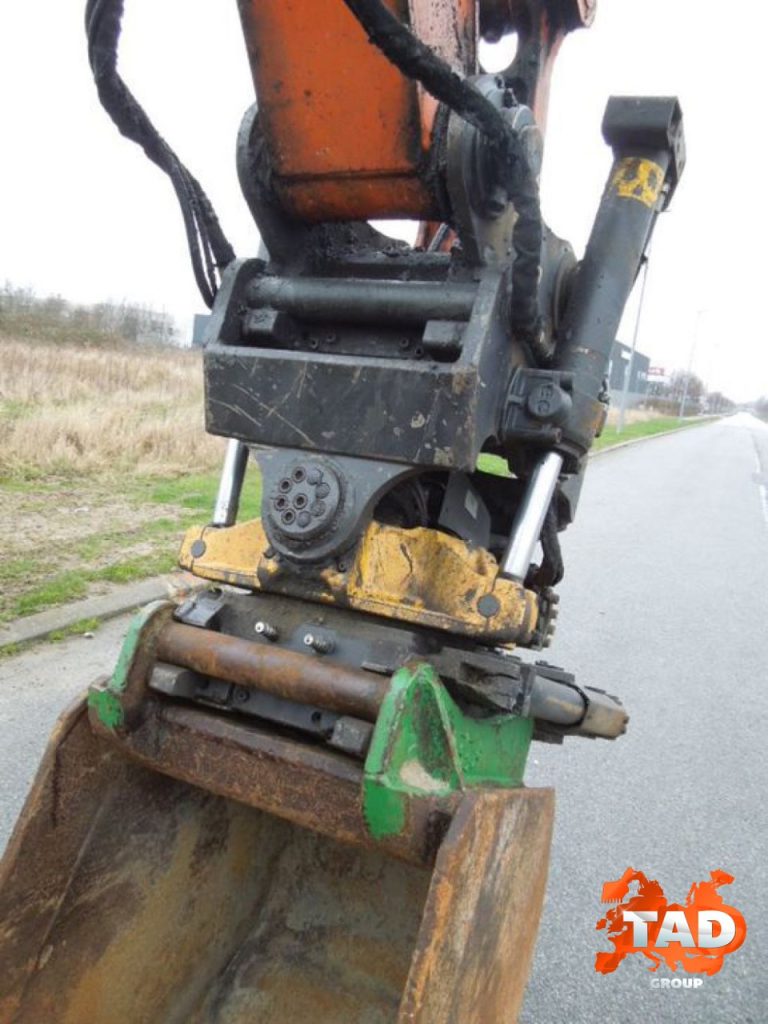 2204919357 kolesnyj ekskavator hitachi