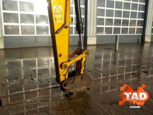 2209911557 gusenichnyj ekskavator jcb