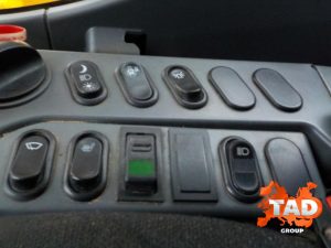 2227840446 gusenichnyj ekskavator komatsu