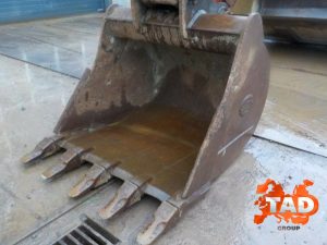 2227840450 gusenichnyj ekskavator komatsu
