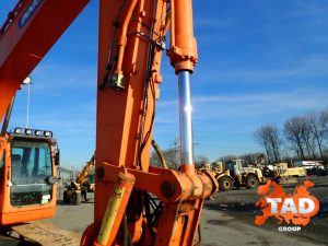 2228215640 gusenichnyj ekskavator doosan