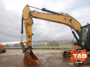 2240440527 gusenichnyj ekskavator caterpillar