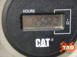 2240440557 gusenichnyj ekskavator caterpillar