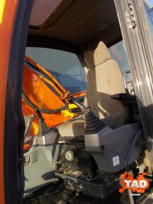 2258095400 gusenichnyj ekskavator doosan