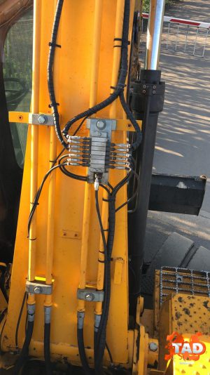 2293972332 kolisnij ekskavator jcb