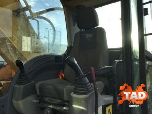 2310038922 gusenichnyj ekskavator jcb