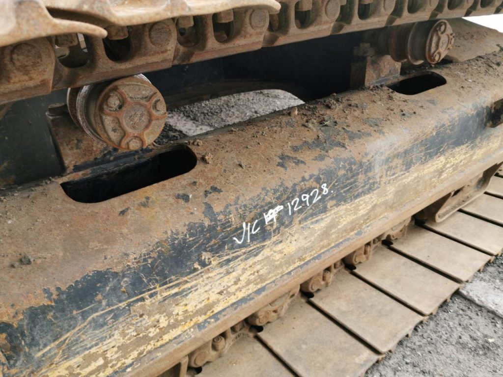 2452096234 gusenichnyj ekskavator jcb