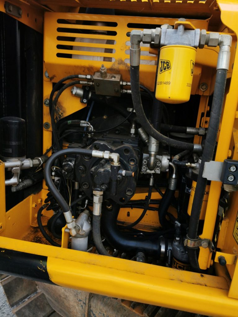 2452096235 gusenichnyj ekskavator jcb