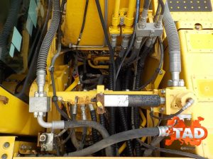 2500014461 gusenichnyj ekskavator komatsu