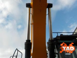 2535774904 gusenichnyj ekskavator jcb