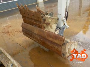 2610834808 miniekskavator takeuchi tb250