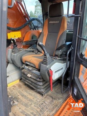 2621799715 gusenichnyj ekskavator doosan