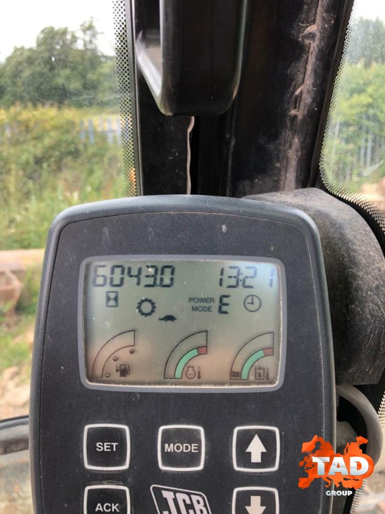 2961479326 kolesnij ekskavator jcb
