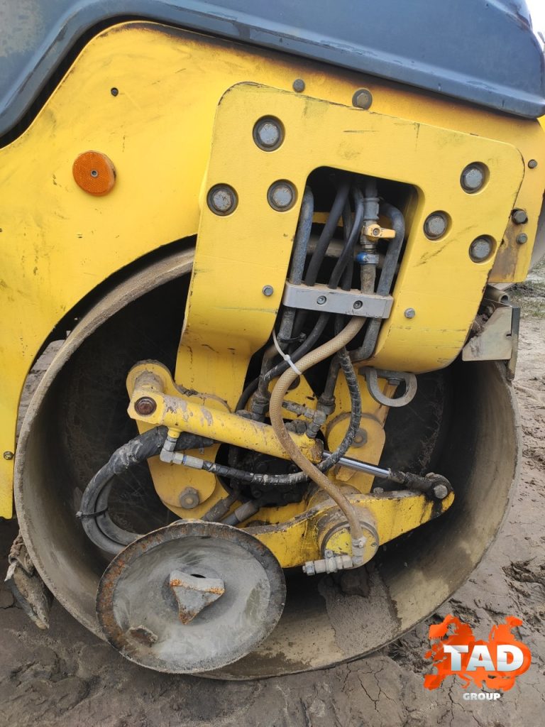 3030447753 dorozhnij katok bomag