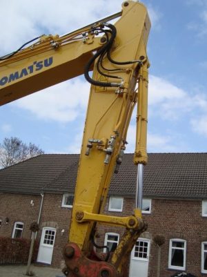 3246819197 gusechnij ekskavator komatsu