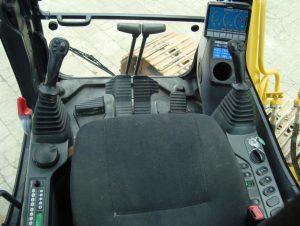 3246819206 gusechnij ekskavator komatsu