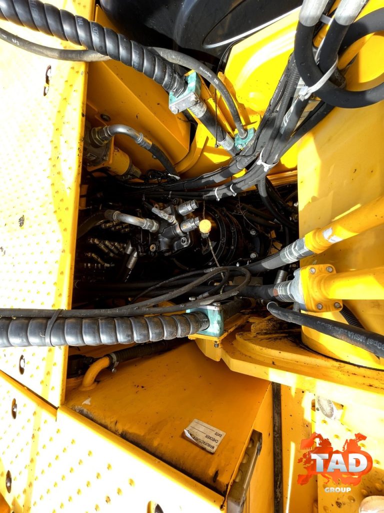 3301274207 gusechnij ekskavator jcb