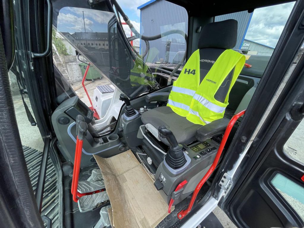 3895069181 gusenichnij ekskavator hidromek