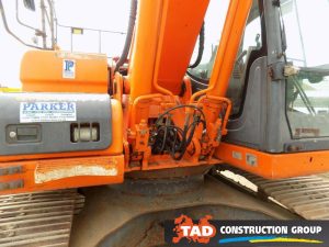 3959228055 gusenichnij ekskavator doosan