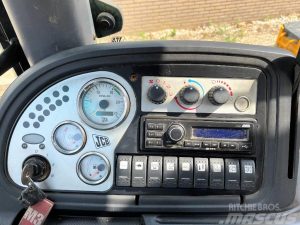 4841365779 ekskavator navantazhuvach jcb 3