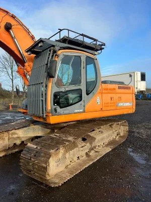 4841579047 gusenichnij ekskavator doosan