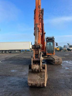 4841579049 gusenichnij ekskavator doosan
