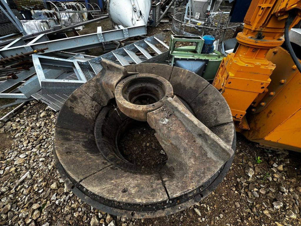 4841593999 konusna drobarka sandvik