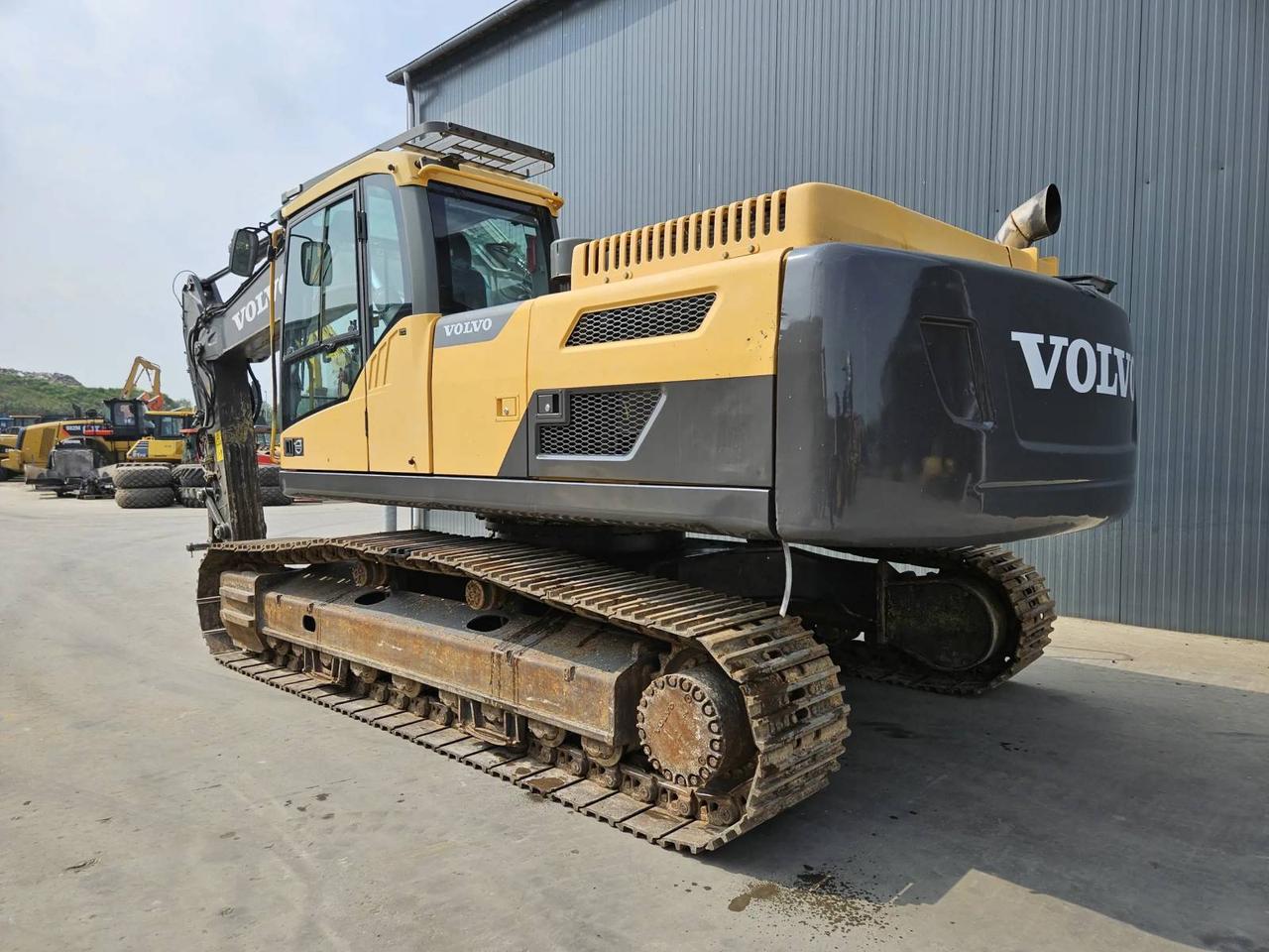 Гусеничный экскаватор Volvo EC300D L