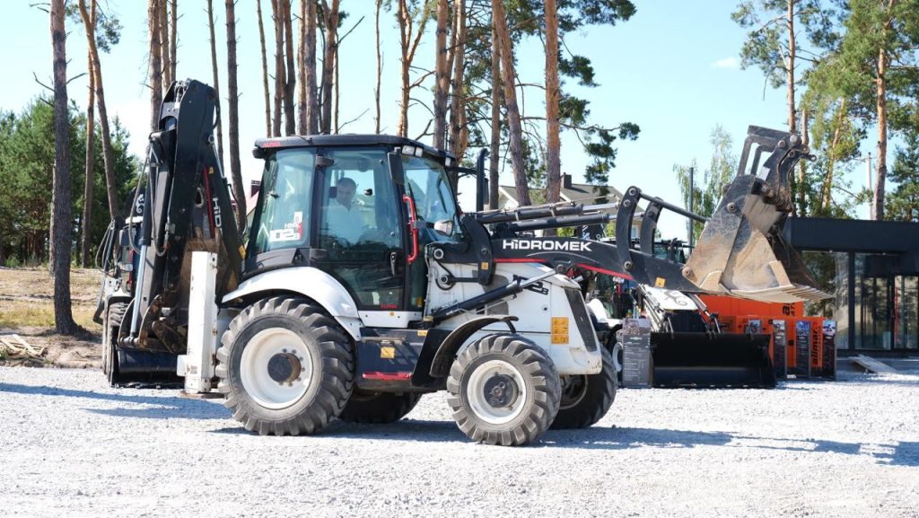 6133560102 ekskavator navantazhuvach hidromek hmk102b