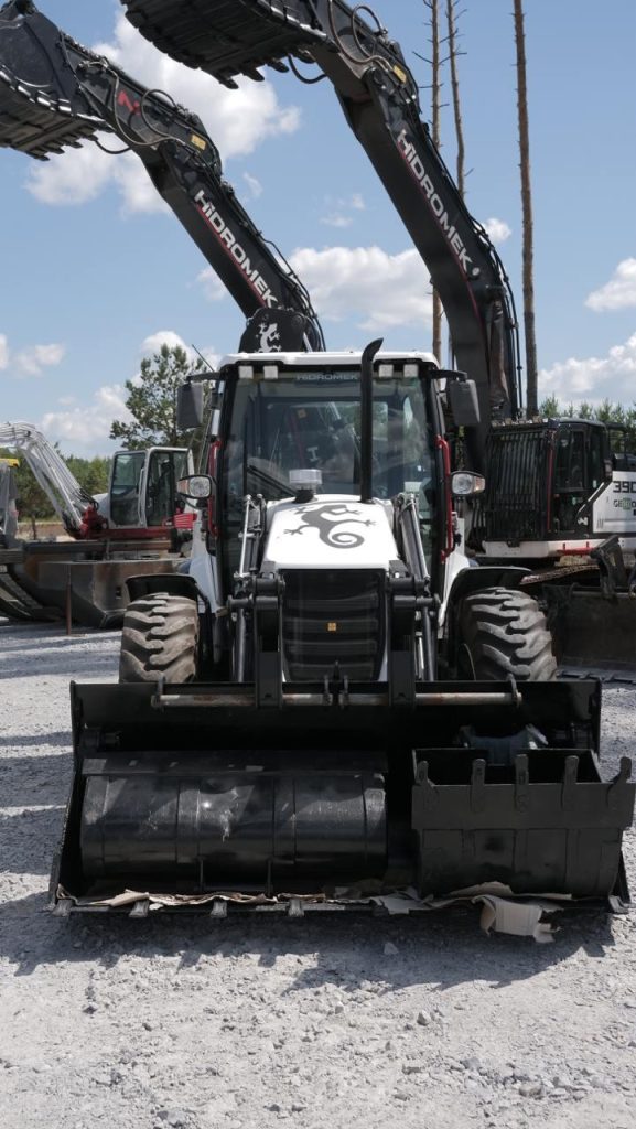 6133904692 ekskavator navantazhuvach hmk 102s